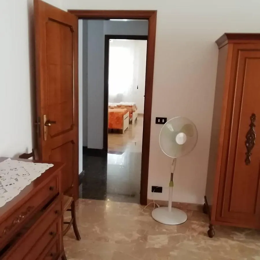 Affittacamere Al Piano Terra شيكلي بيت ضيافة